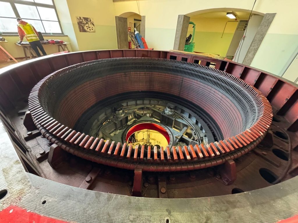 Statorring des Generators vor der Zerlegung in Laufnitzdorf