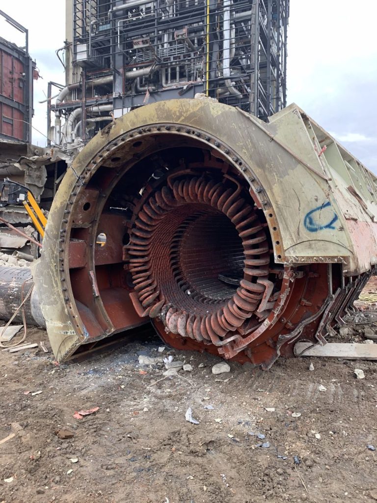 Generatorstator nach dem Ausbau im Kraftwerk Mellach